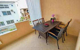Lovely 1 Bedroom Apartment For 3 With Free Parking